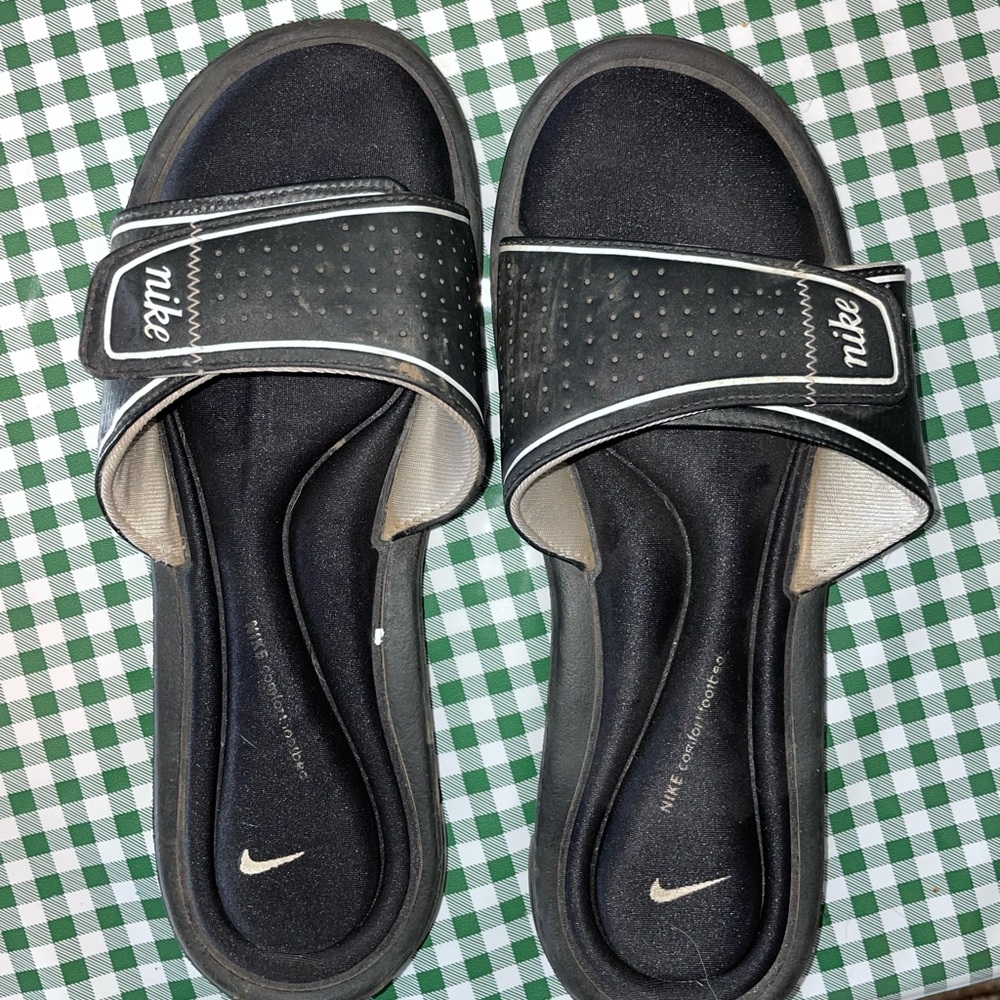 Woman’s Nike Slides